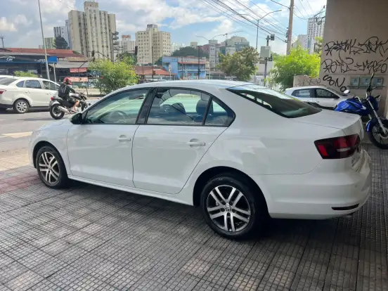 VOLKSWAGEN-JETTA-1.4 16V TSI COMFORTLINE GASOLINA 4P TIPTRONIC VOLKSWAGEN-JETTA-2016