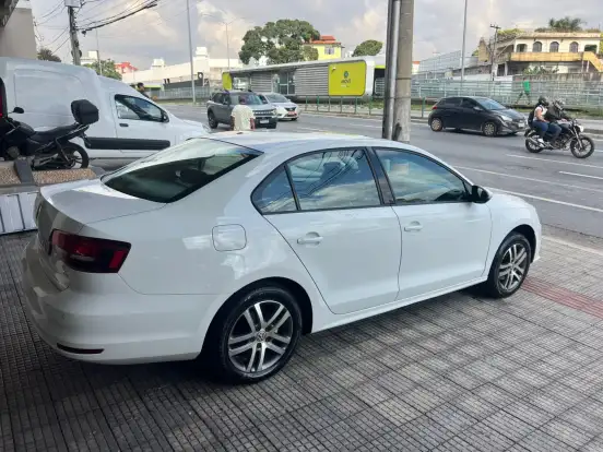 VOLKSWAGEN-JETTA-1.4 16V TSI COMFORTLINE GASOLINA 4P TIPTRONIC VOLKSWAGEN-JETTA-2016
