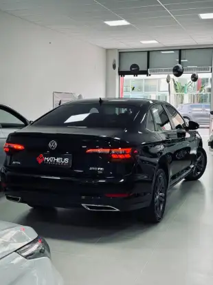 VOLKSWAGEN-JETTA-2019