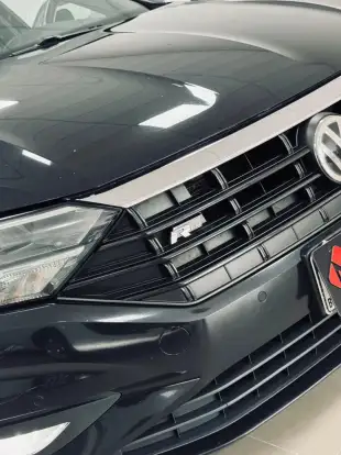 VOLKSWAGEN-JETTA-1.4 250 TSI TOTAL FLEX R-LINE TIPTRONIC VOLKSWAGEN-JETTA-2019