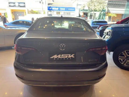 VOLKSWAGEN-JETTA-2018