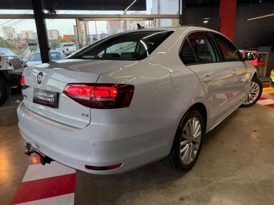 VOLKSWAGEN-JETTA-1.4 16V TSI COMFORTLINE GASOLINA 4P TIPTRONIC VOLKSWAGEN-JETTA-2017