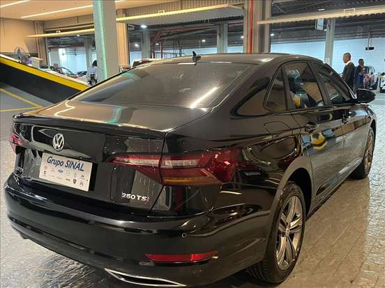 VOLKSWAGEN-JETTA-1.4 250 TSI TOTAL FLEX R-LINE TIPTRONIC VOLKSWAGEN-JETTA-2018