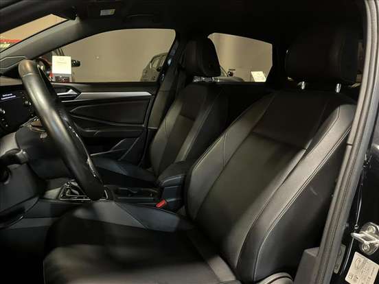 VOLKSWAGEN-JETTA-1.4 250 TSI TOTAL FLEX R-LINE TIPTRONIC VOLKSWAGEN-JETTA-2018