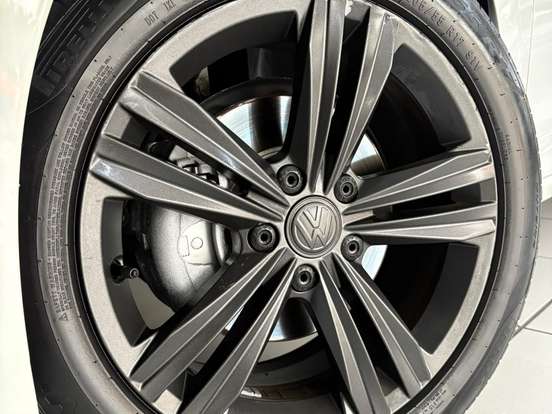 VOLKSWAGEN-JETTA-1.4 250 TSI TOTAL FLEX R-LINE TIPTRONIC VOLKSWAGEN-JETTA-2019