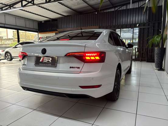 VOLKSWAGEN-JETTA-2019