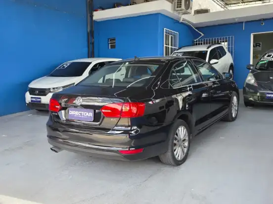VOLKSWAGEN-JETTA-2013