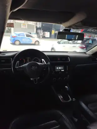 VOLKSWAGEN-JETTA-2013