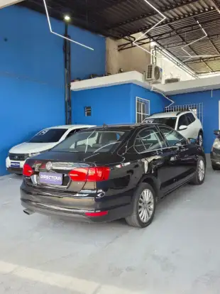 VOLKSWAGEN-JETTA-2013