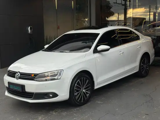 VOLKSWAGEN-JETTA-2014