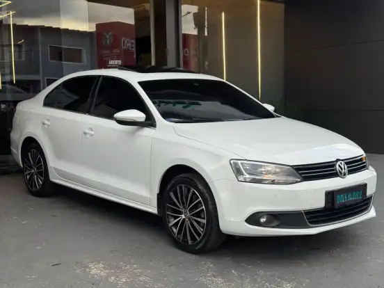 VOLKSWAGEN-JETTA-2014