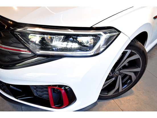 VOLKSWAGEN-JETTA-2023