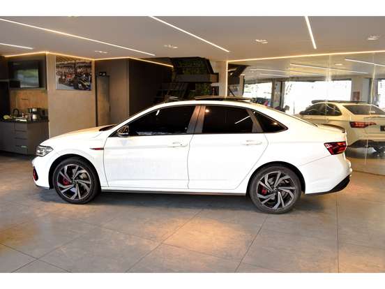 VOLKSWAGEN-JETTA-2023