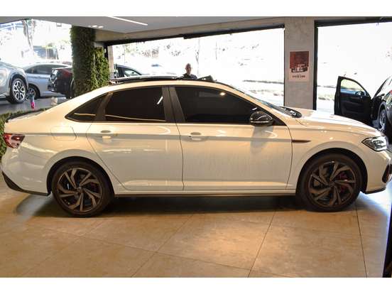 VOLKSWAGEN-JETTA-2023