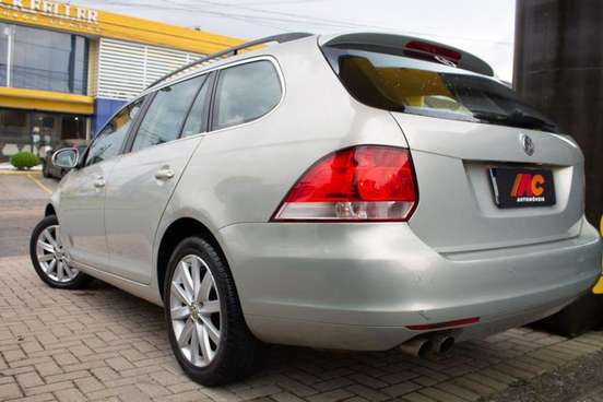 VOLKSWAGEN-JETTA-2011