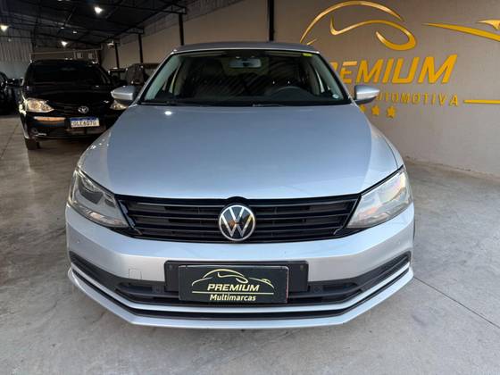 VOLKSWAGEN JETTA 2.0 TRENDLINE FLEX 4P TIPTRONIC