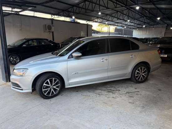 VOLKSWAGEN-JETTA-2015