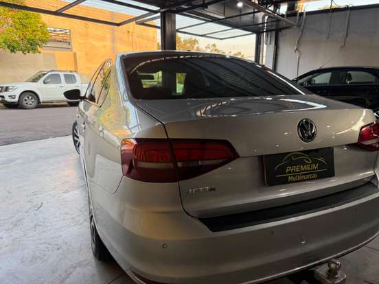 VOLKSWAGEN-JETTA-2015