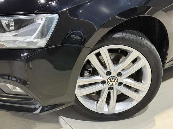 VOLKSWAGEN-JETTA-2016