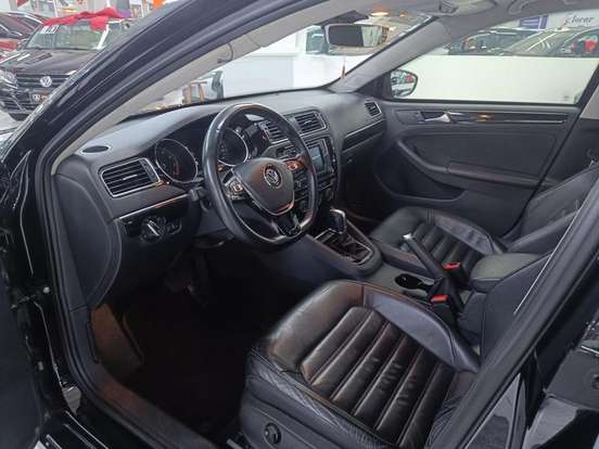 VOLKSWAGEN-JETTA-2016