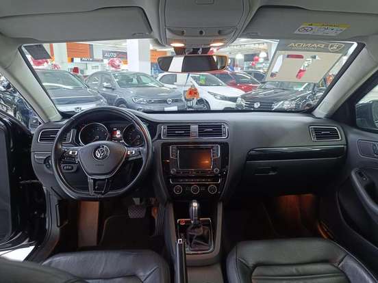 VOLKSWAGEN-JETTA-2016