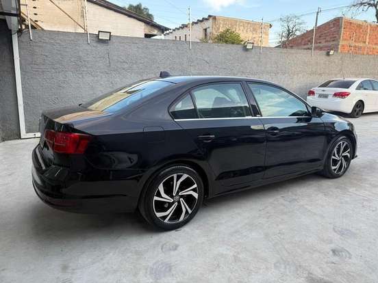 VOLKSWAGEN-JETTA-2015