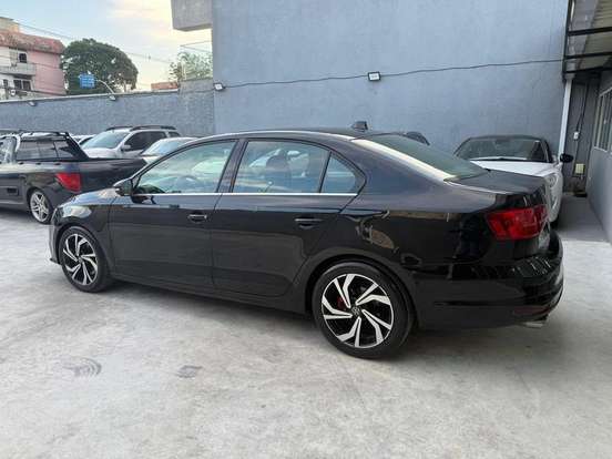 VOLKSWAGEN-JETTA-2015
