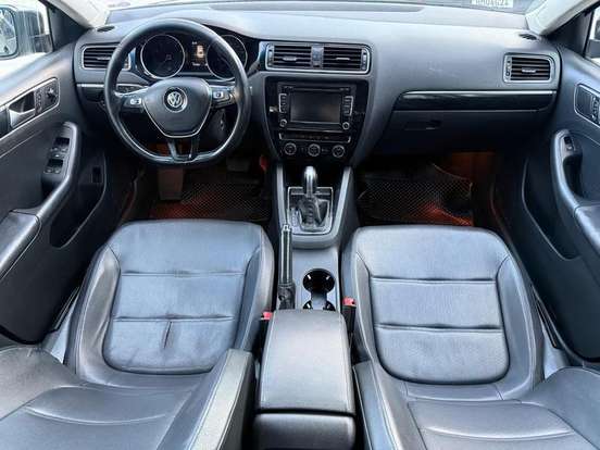 VOLKSWAGEN-JETTA-2015