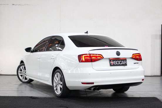 VOLKSWAGEN-JETTA-2017