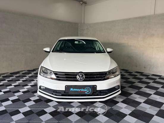 VOLKSWAGEN-JETTA-2015