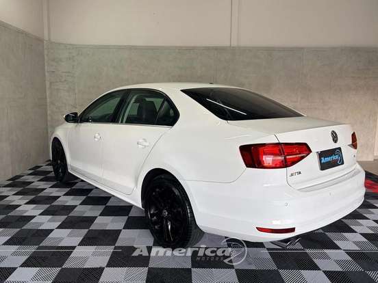 VOLKSWAGEN-JETTA-2015