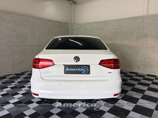 VOLKSWAGEN-JETTA-2.0 TSI HIGHLINE 211CV GASOLINA 4P TIPTRONIC VOLKSWAGEN-JETTA-2015