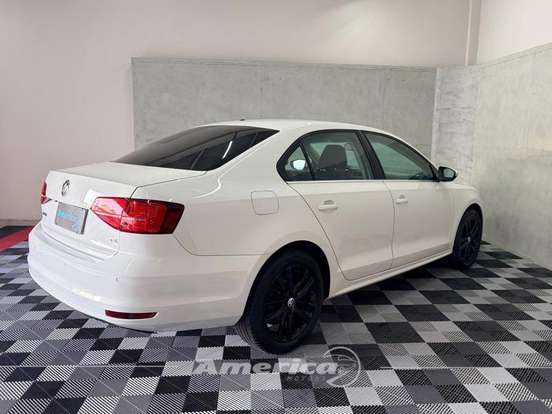 VOLKSWAGEN-JETTA-2.0 TSI HIGHLINE 211CV GASOLINA 4P TIPTRONIC VOLKSWAGEN-JETTA-2015
