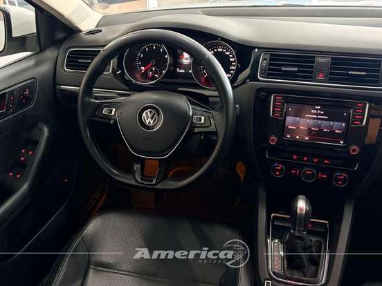 VOLKSWAGEN-JETTA-2.0 TSI HIGHLINE 211CV GASOLINA 4P TIPTRONIC VOLKSWAGEN-JETTA-2015