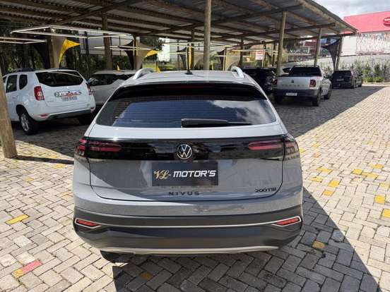 VOLKSWAGEN-NIVUS-1.0 200 TSI TOTAL FLEX HIGHLINE AUTOMÁTICO VOLKSWAGEN-NIVUS-2023