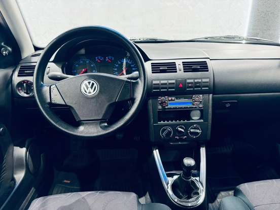 VOLKSWAGEN-PARATI-2.0 MI 8V GASOLINA 4P MANUAL G.III VOLKSWAGEN-PARATI-1999