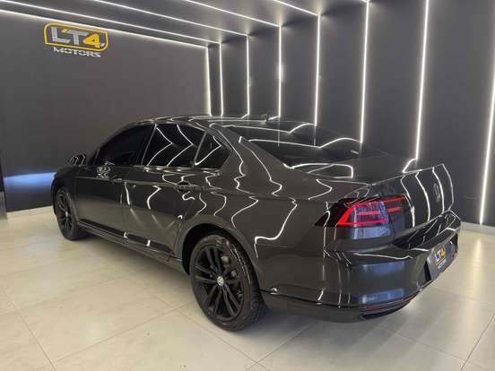VOLKSWAGEN-PASSAT-2017