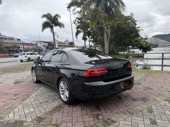 VOLKSWAGEN-PASSAT-2017