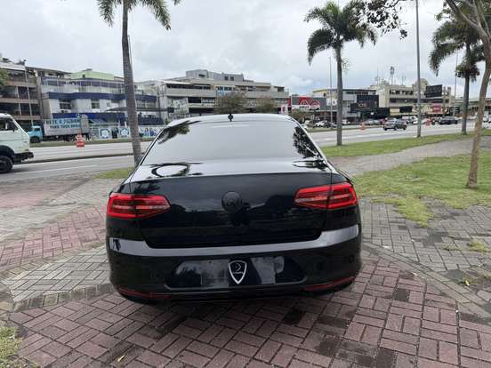 VOLKSWAGEN-PASSAT-2017