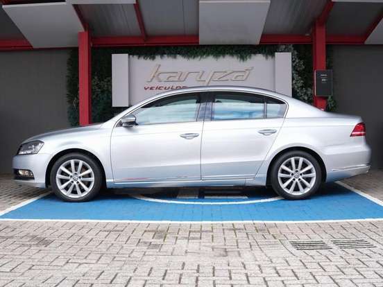 VOLKSWAGEN-PASSAT-2012