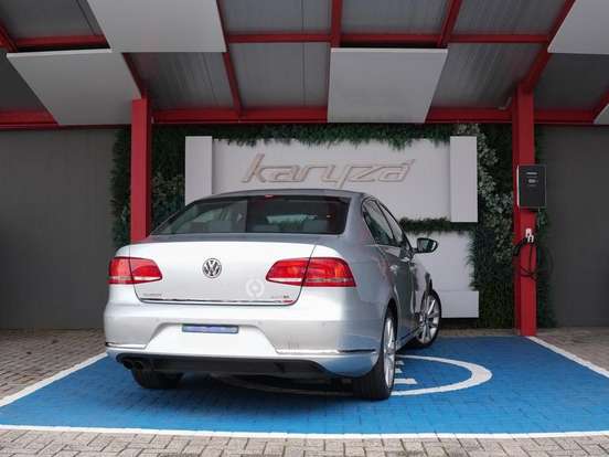 VOLKSWAGEN-PASSAT-2012