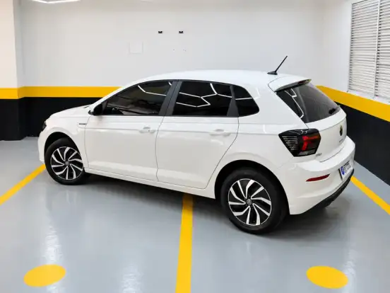 VOLKSWAGEN-POLO-1.0 170 TSI HIGHLINE AUTOMÁTICO VOLKSWAGEN-POLO-2024