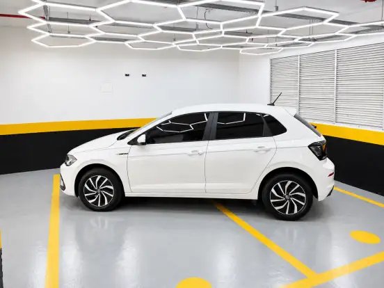 VOLKSWAGEN-POLO-1.0 170 TSI HIGHLINE AUTOMÁTICO VOLKSWAGEN-POLO-2024