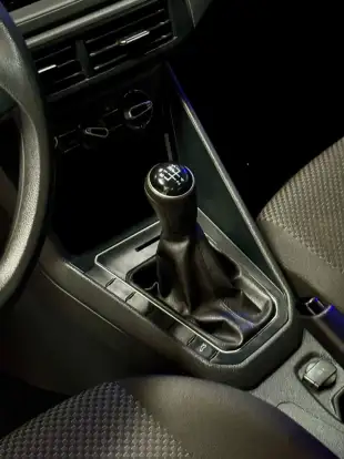 VOLKSWAGEN-POLO-2019