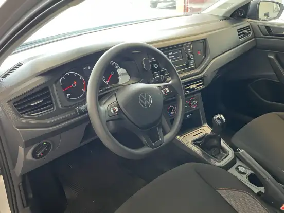 VOLKSWAGEN-POLO-2023