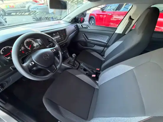 VOLKSWAGEN-POLO-2024