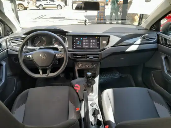 VOLKSWAGEN-POLO-2024
