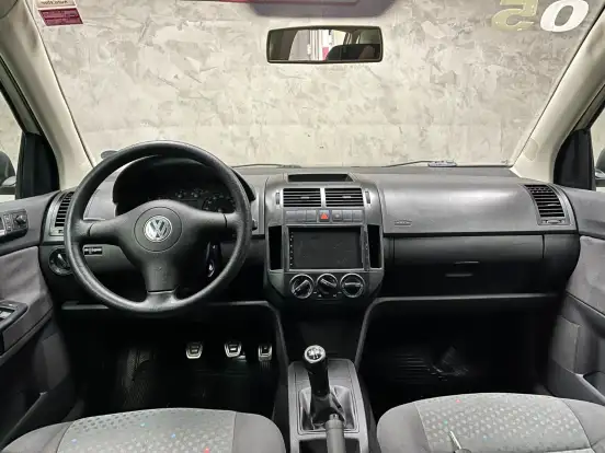 VOLKSWAGEN-POLO-1.6 MI 8V FLEX 4P MANUAL VOLKSWAGEN-POLO-2005