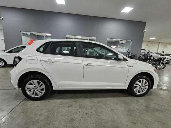 VOLKSWAGEN-POLO-1.0 170 TSI COMFORTLINE AUTOMÁTICO VOLKSWAGEN-POLO-2024