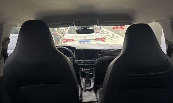 VOLKSWAGEN-POLO-2023